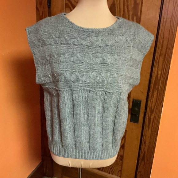 Vintage Gray Cable Knit Sweater Vest Sleeveless Cottagecore - Picture 7 of 10